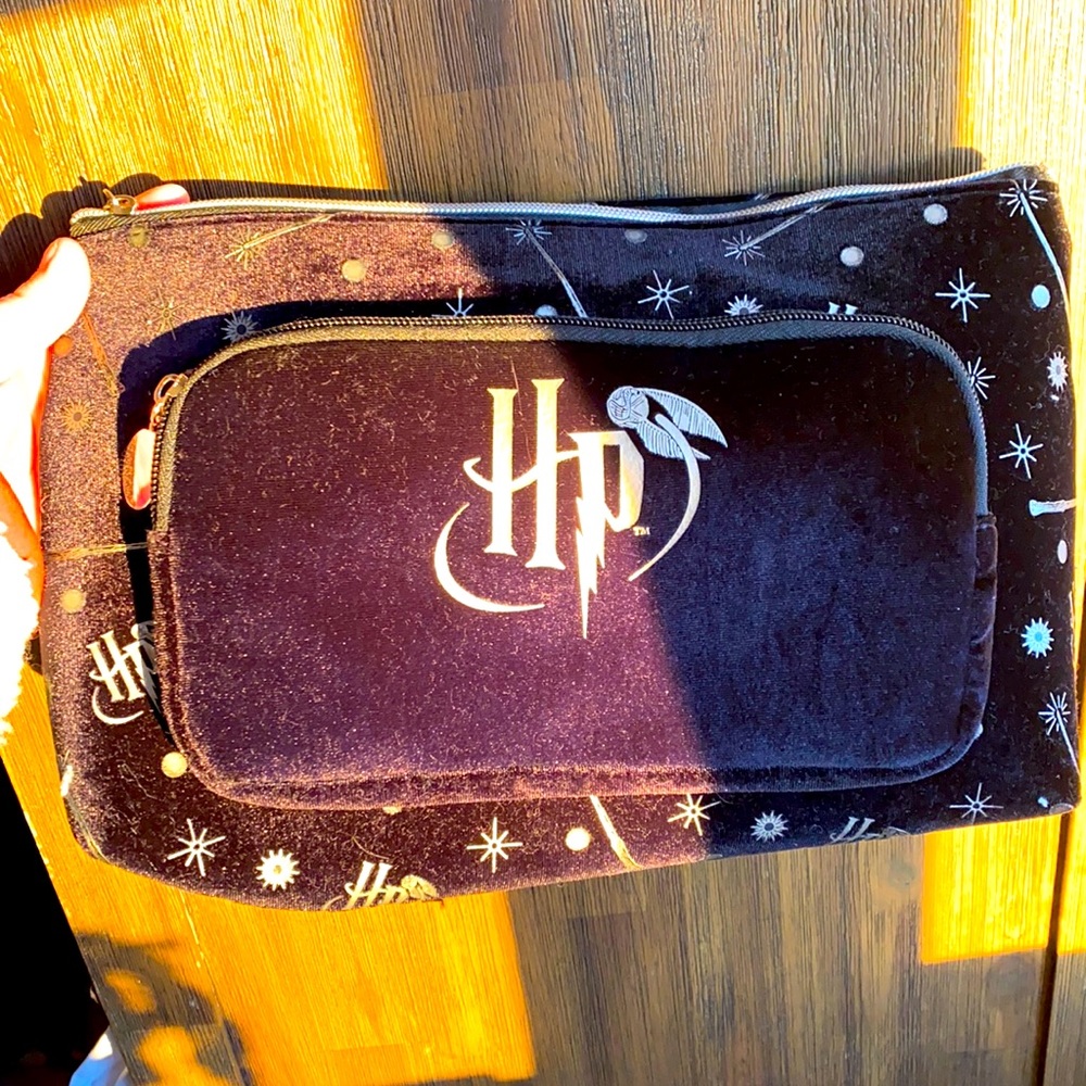 NWT Harry Potter velvet makeup/travel bag